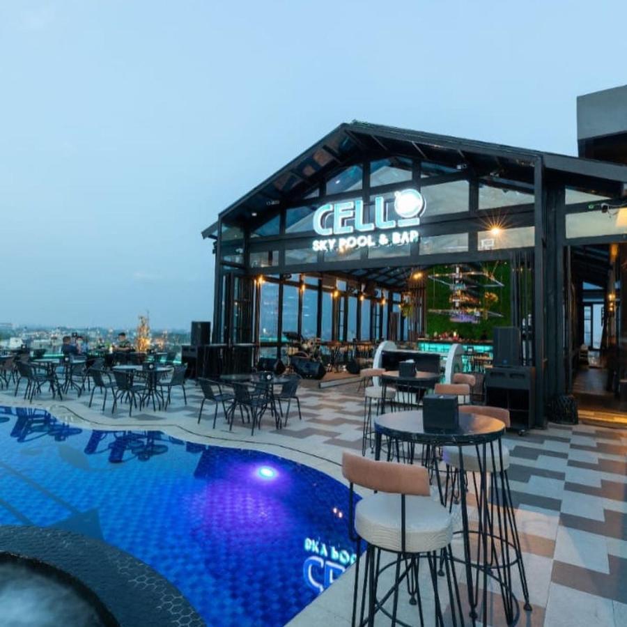 De Paris Hotel Medan Exteriör bild