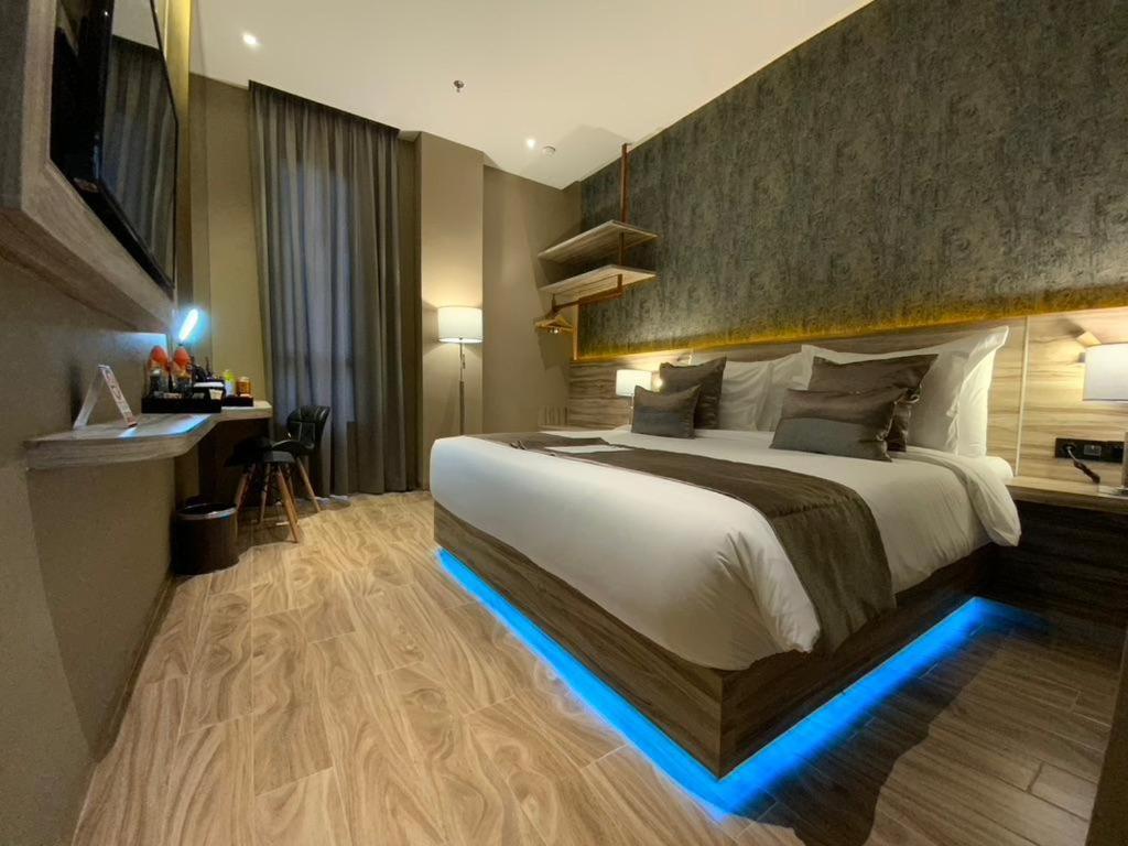 De Paris Hotel Medan Exteriör bild