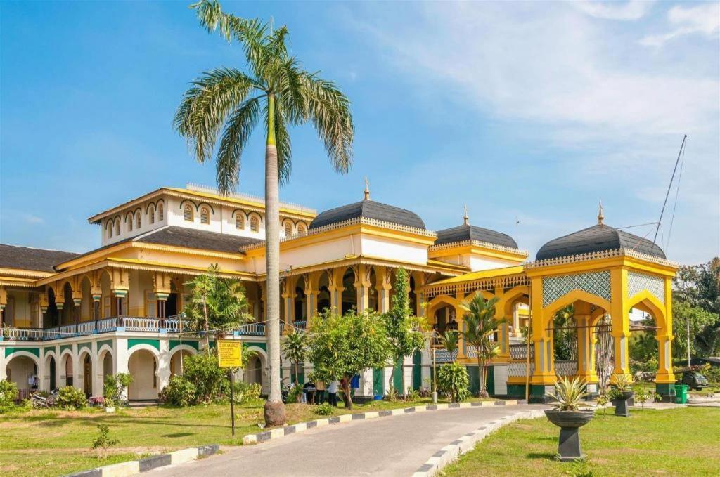 De Paris Hotel Medan Exteriör bild